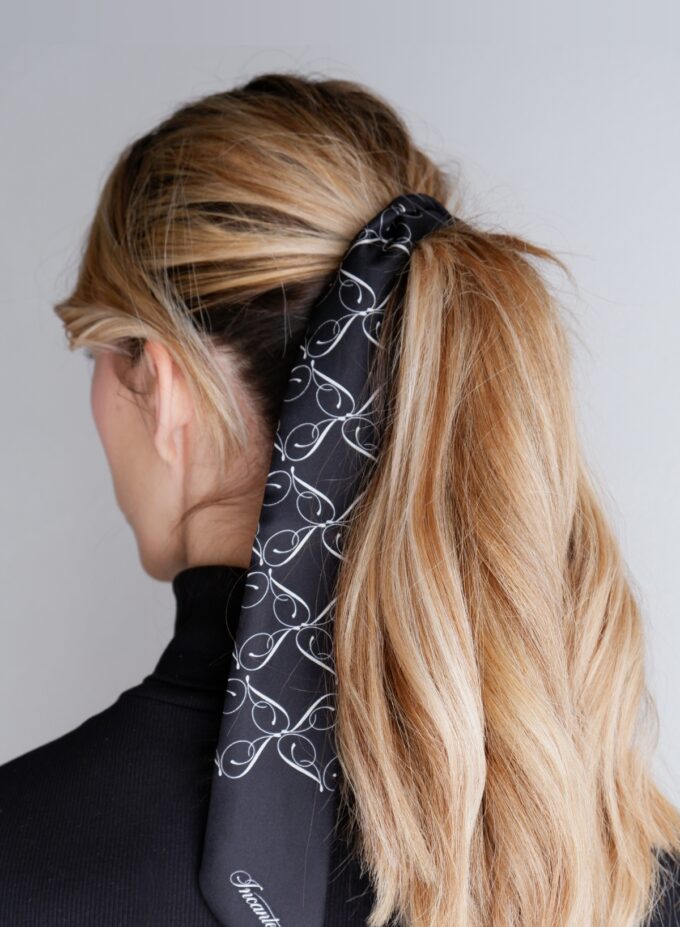 Silk Twilly in Black & Cream