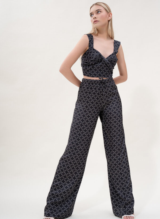 Wide-Leg Pants in Black and Cream