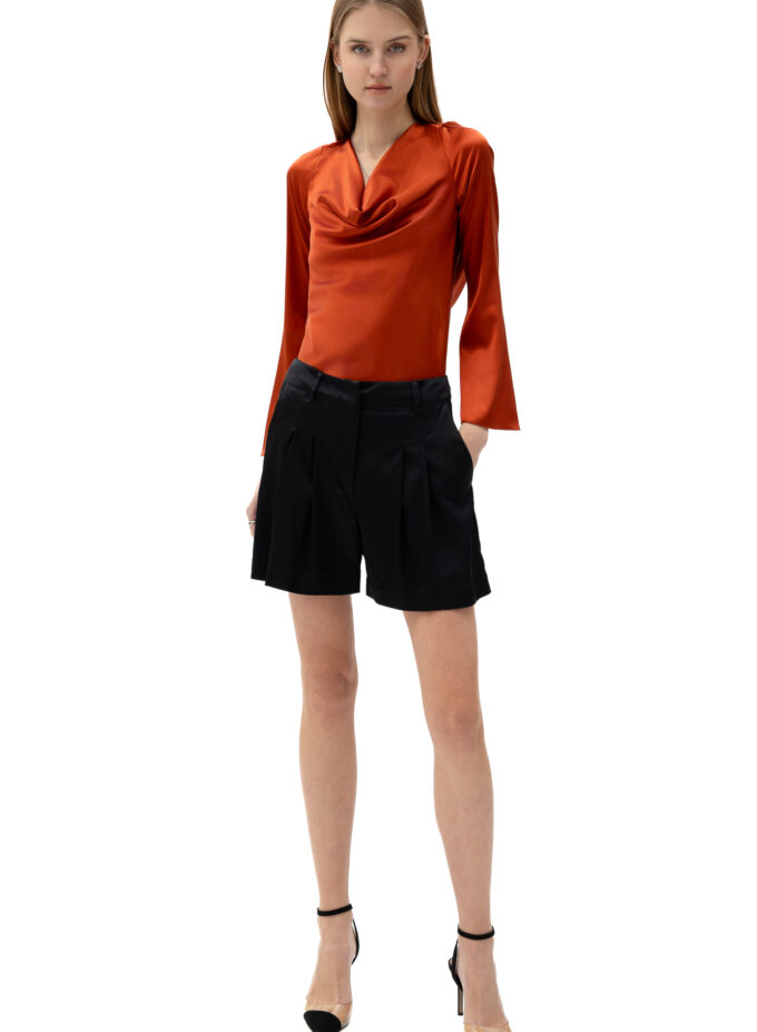 Silk Pleated Shorts In Black